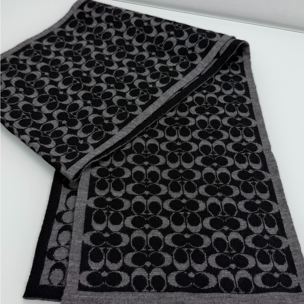 Coach Signature Logo Knit Scarf Black/Grey Merino Wool